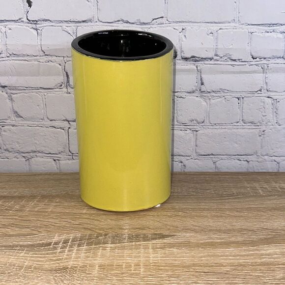 🌼 Beautiful Asymmetrical Yellow Vase - 9 Inches Tall 🌼 - Picture 2 of 3